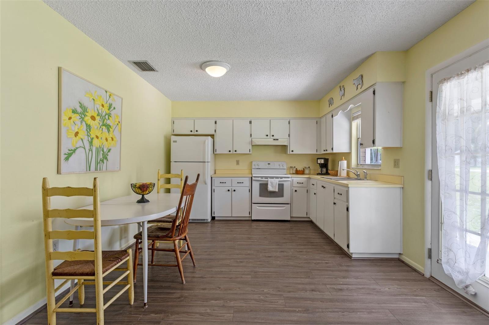 Image 21 of 47 For 7484 Redbud Lane