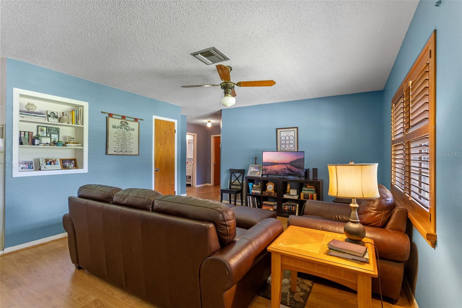 Image 5 of 47 For 7484 Redbud Lane