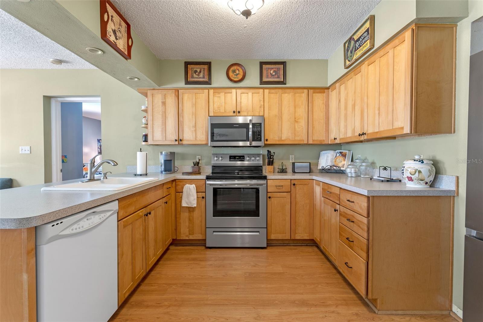 Image 9 of 47 For 7484 Redbud Lane