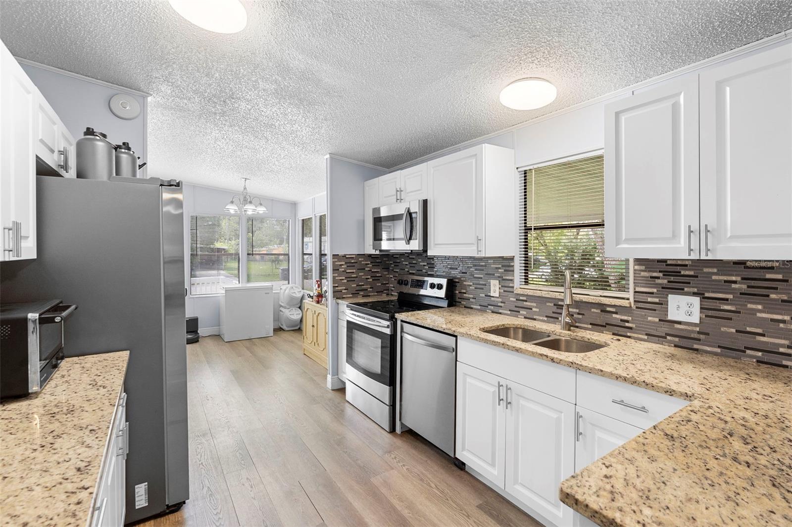 Image 11 of 37 For 4193 Woodland Circle