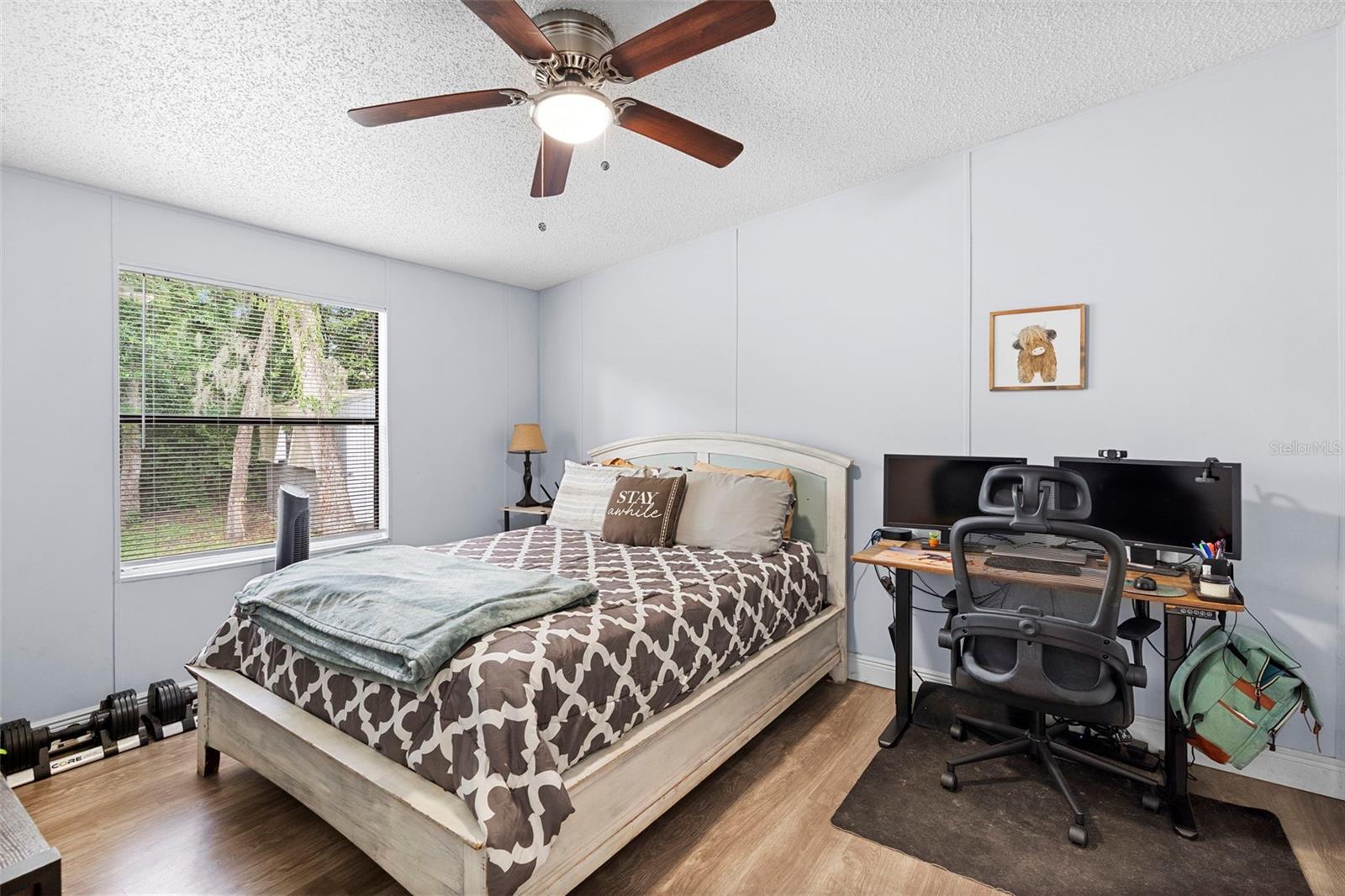Image 22 of 37 For 4193 Woodland Circle