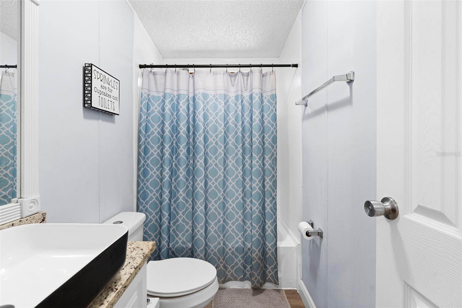 Image 24 of 37 For 4193 Woodland Circle
