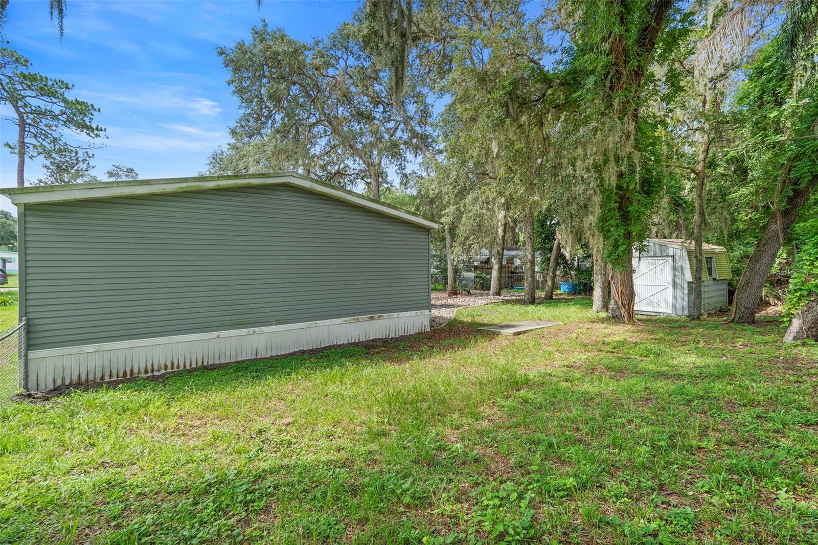 Image 31 of 37 For 4193 Woodland Circle