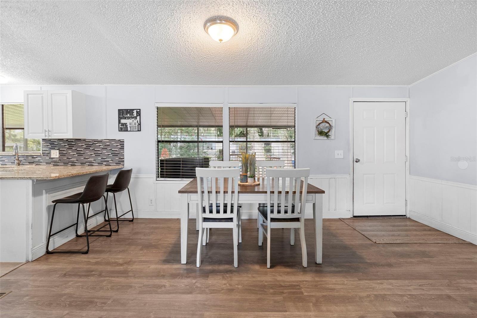 Image 6 of 37 For 4193 Woodland Circle