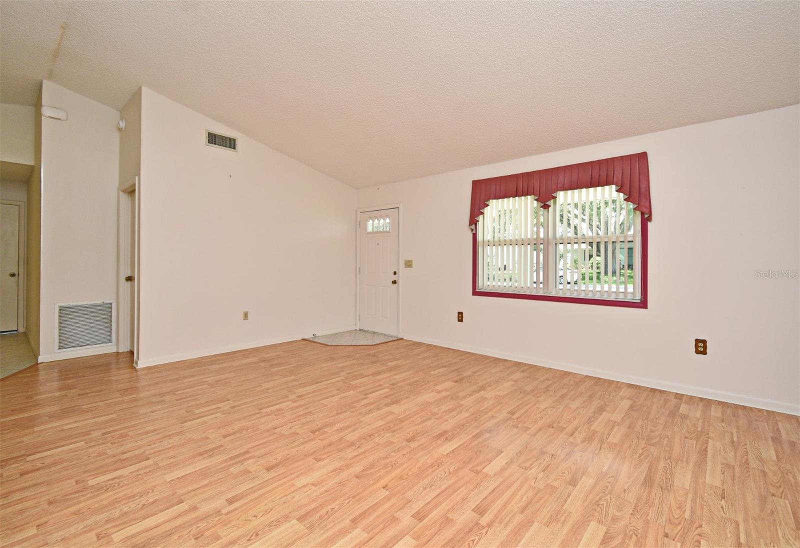 Image 9 of 41 For 1902 Tweed Court
