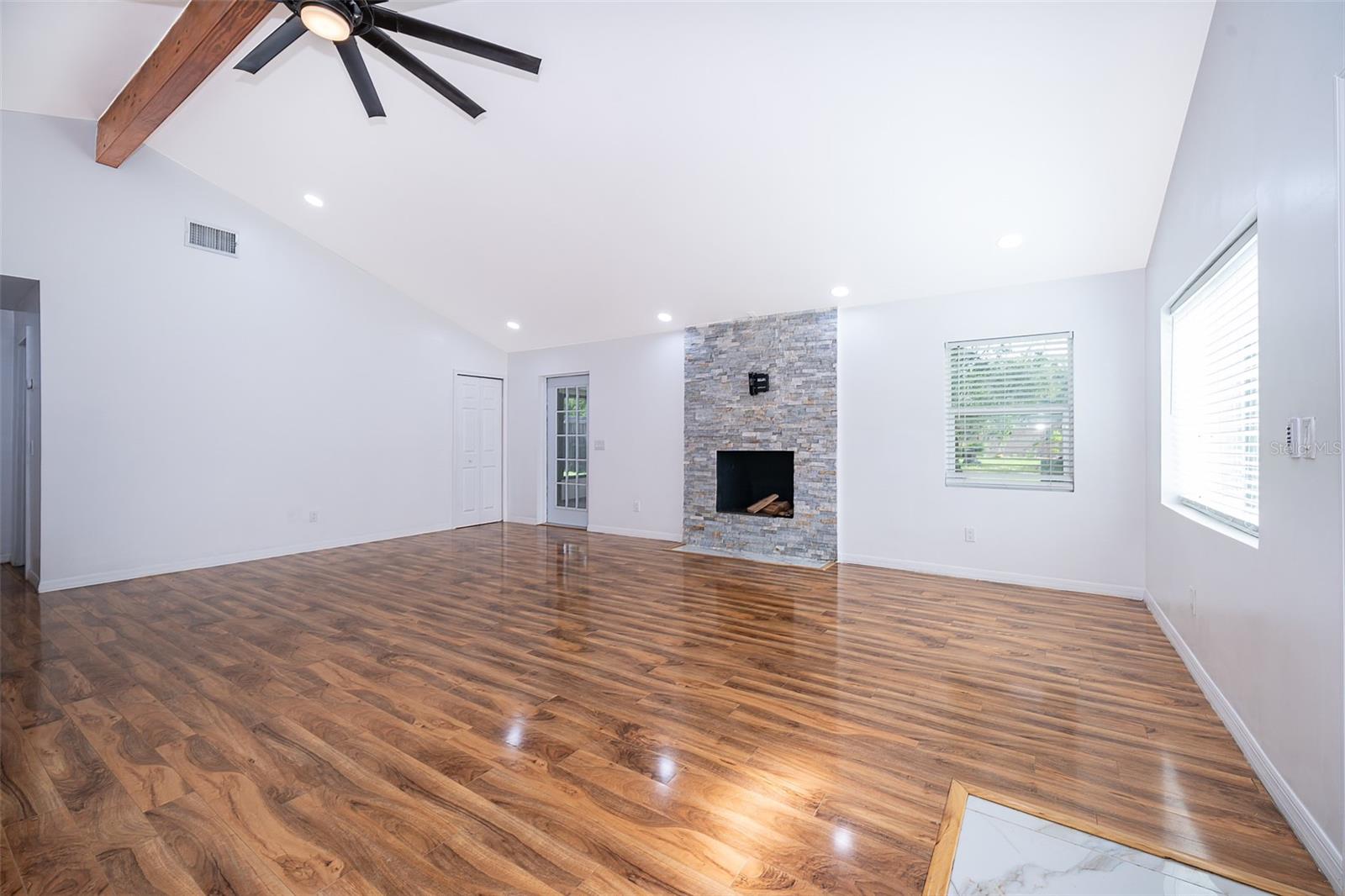 Image 11 of 25 For 571 James Street