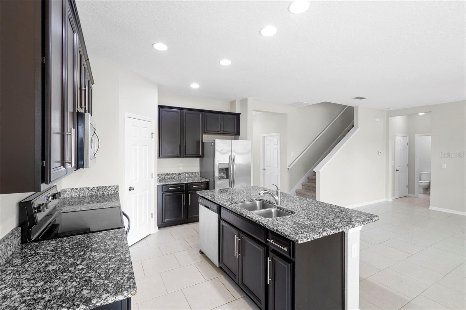 Image 17 of 52 For 2400 Sanderling Street