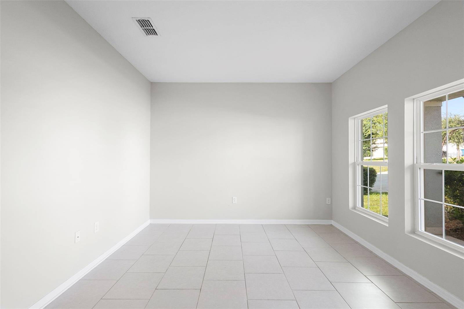 Image 21 of 52 For 2400 Sanderling Street