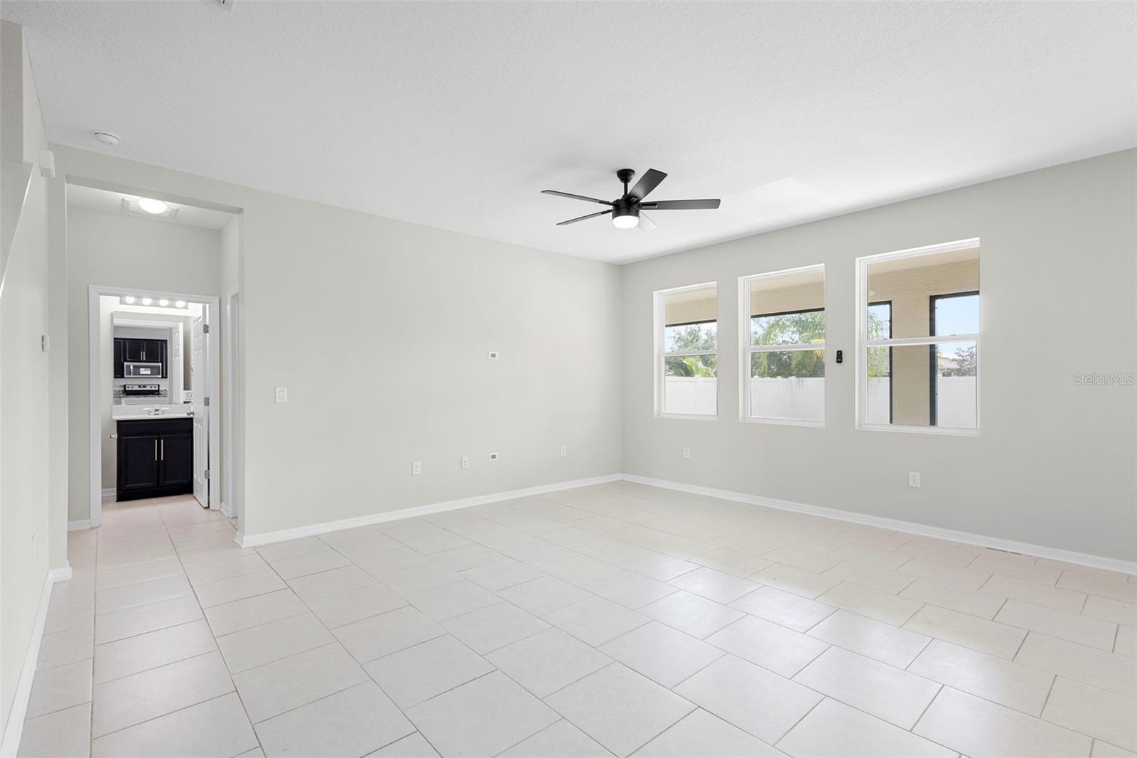 Image 25 of 52 For 2400 Sanderling Street