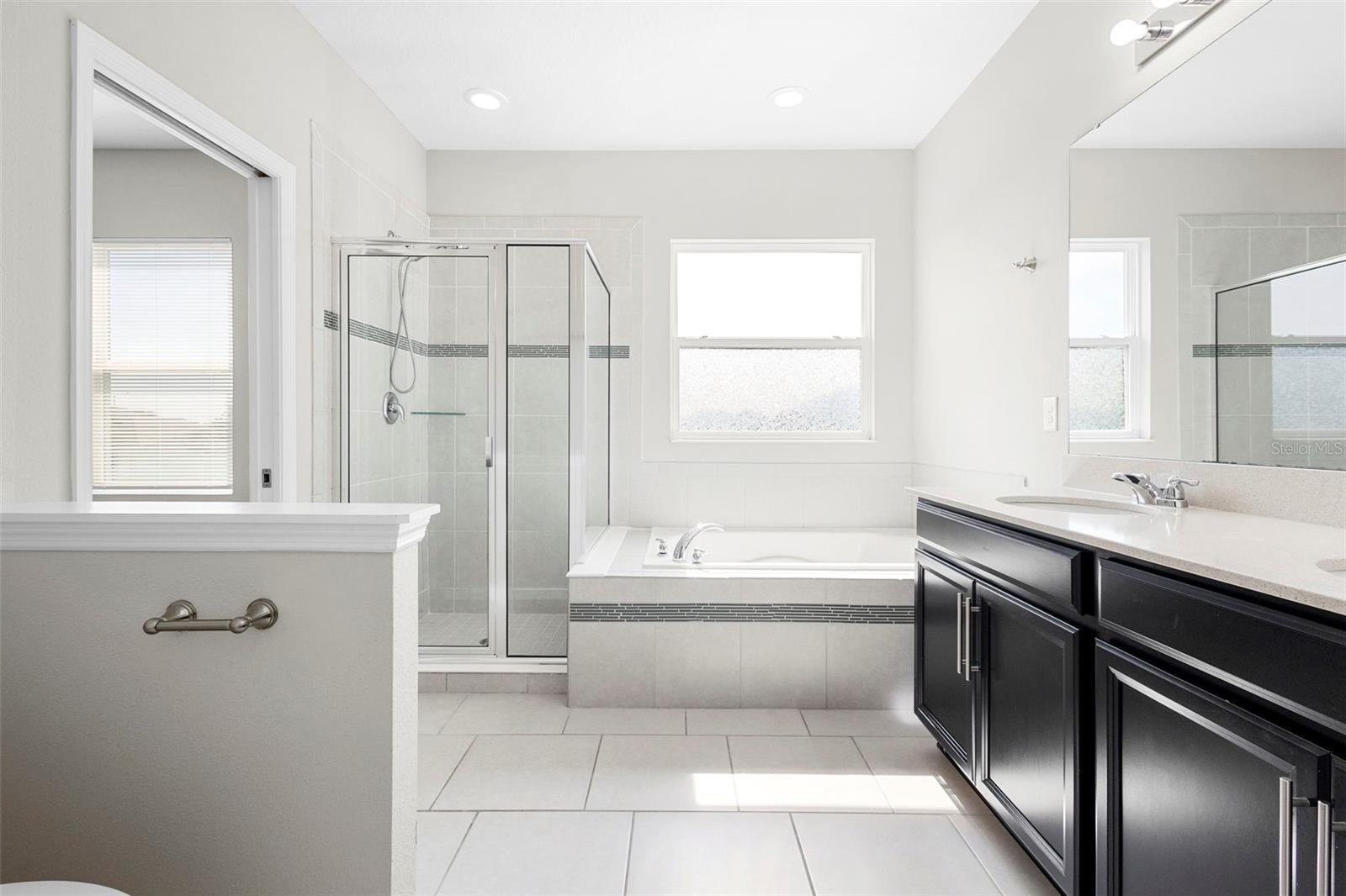 Image 34 of 52 For 2400 Sanderling Street