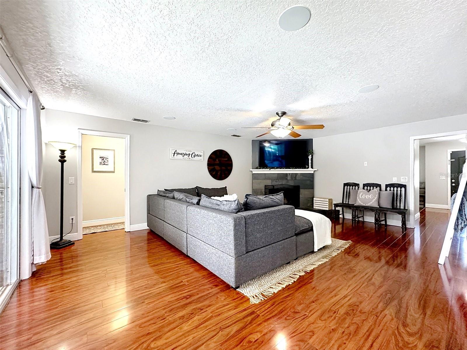 Image 8 of 30 For 341 Hornbeam Drive