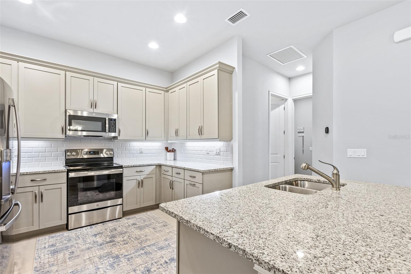 Image 10 of 55 For 6423 Hanfield Lane