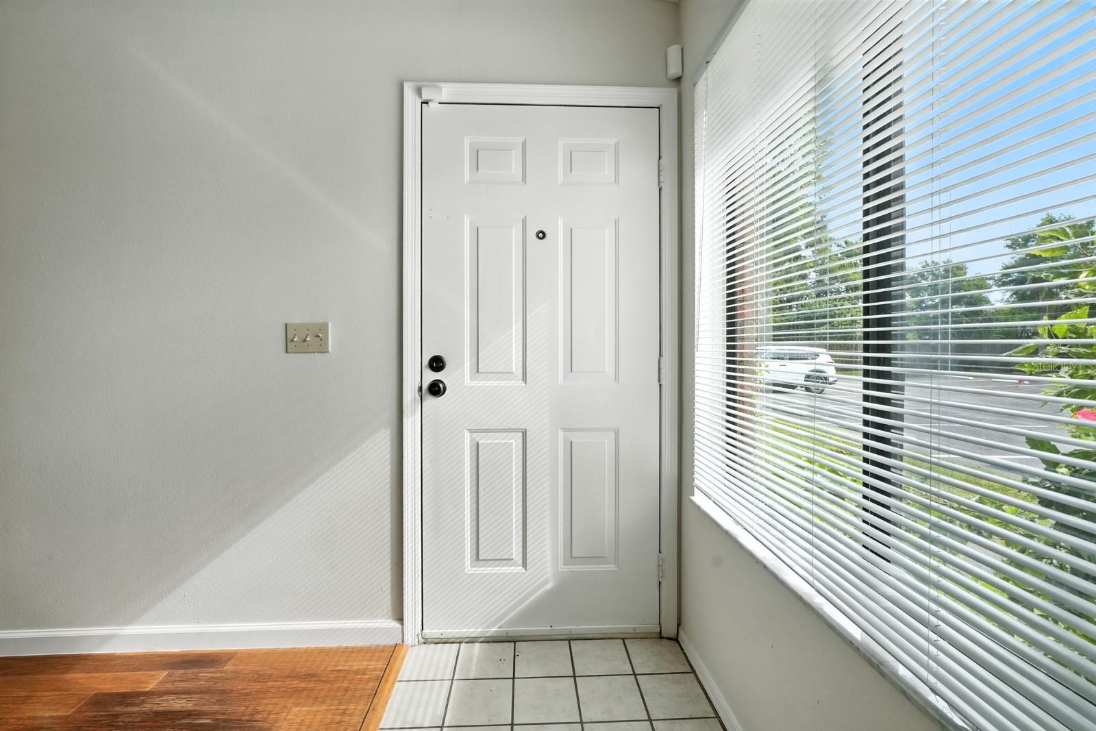 Image 4 of 32 For 1512 Heritage Lane