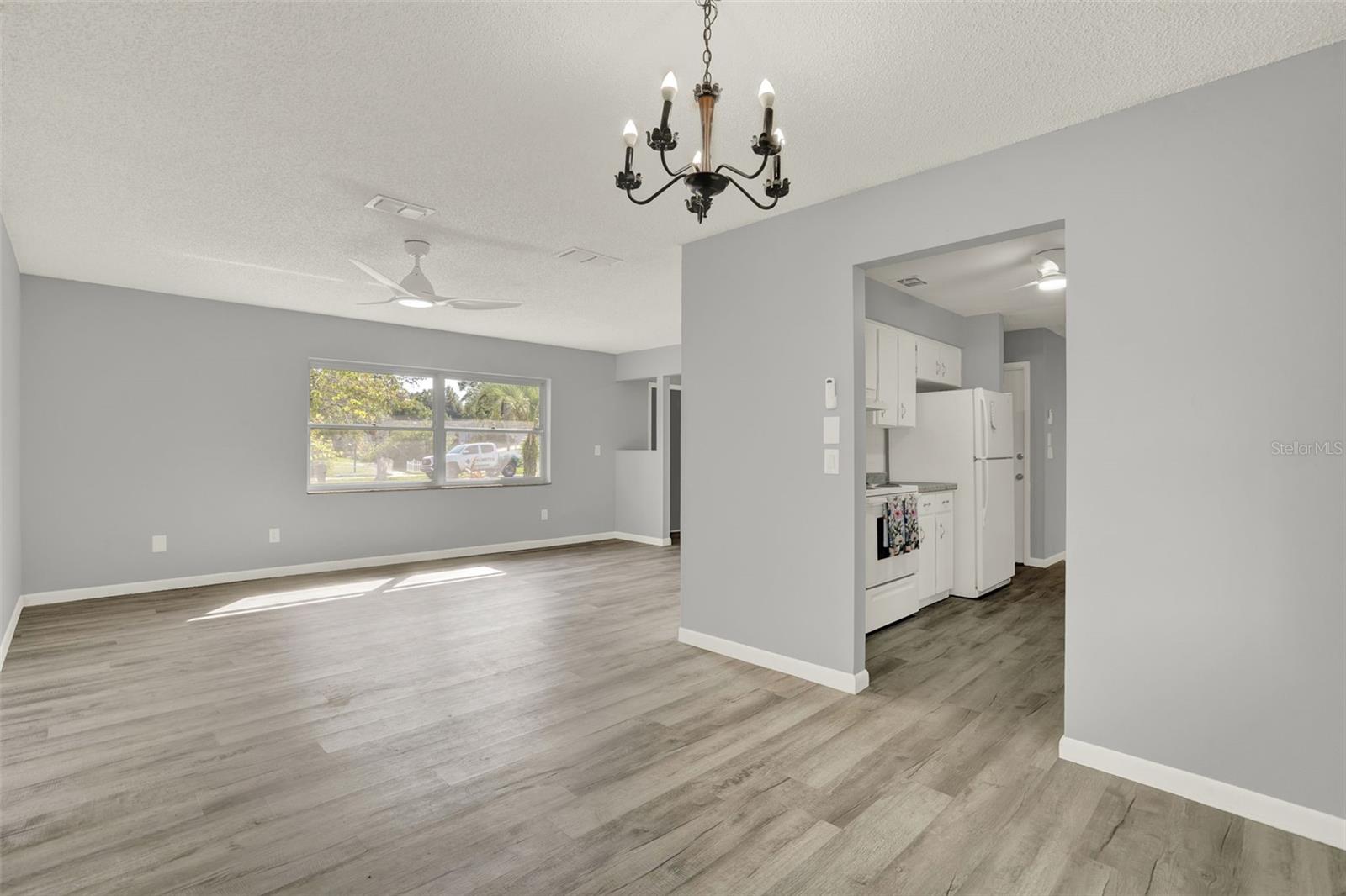 Image 10 of 39 For 608 Northern Oaks Avenue