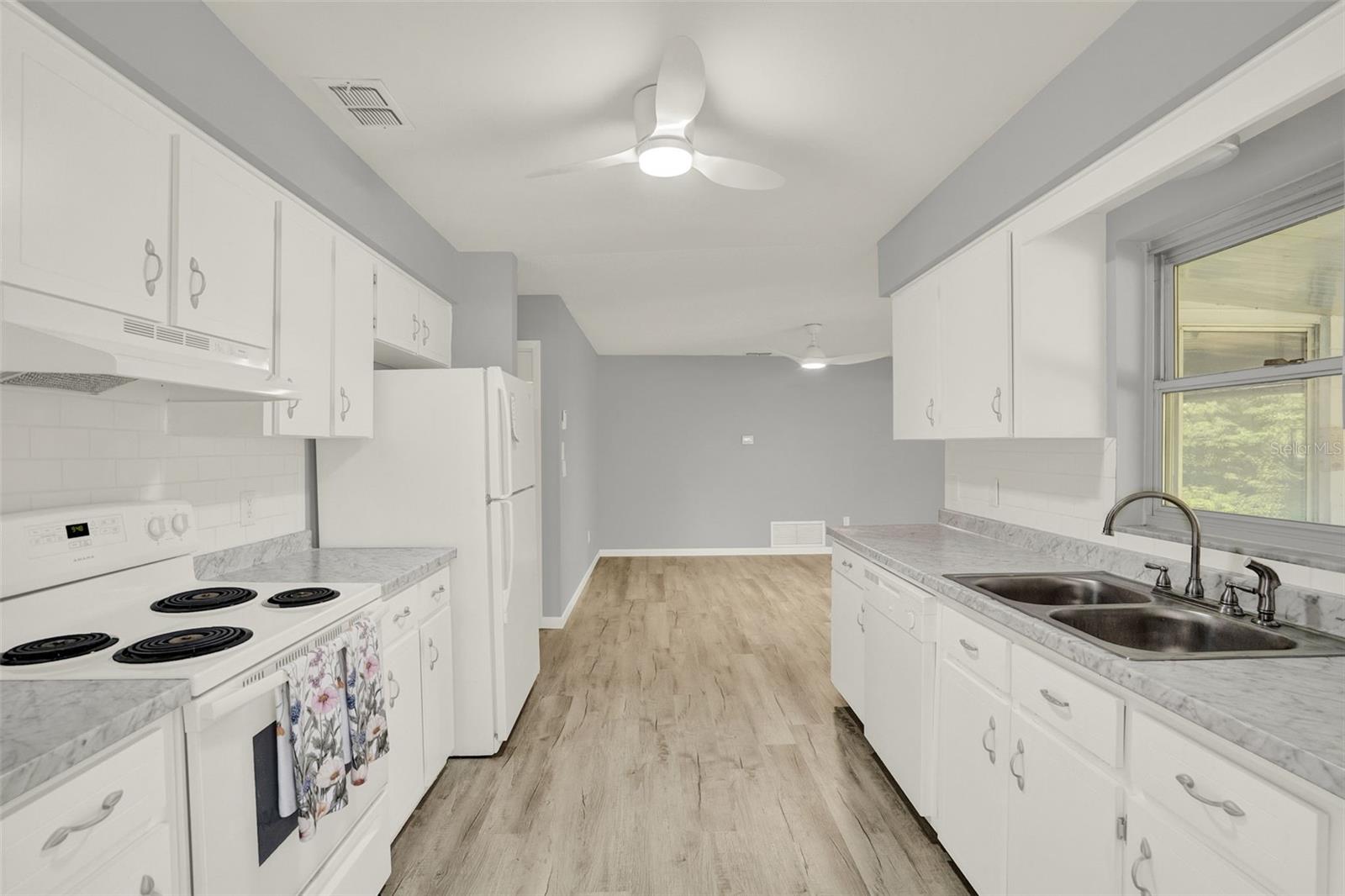Image 13 of 39 For 608 Northern Oaks Avenue