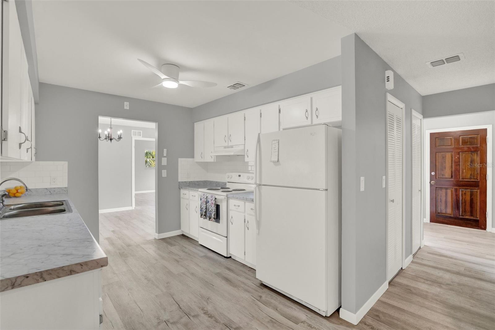 Image 15 of 39 For 608 Northern Oaks Avenue