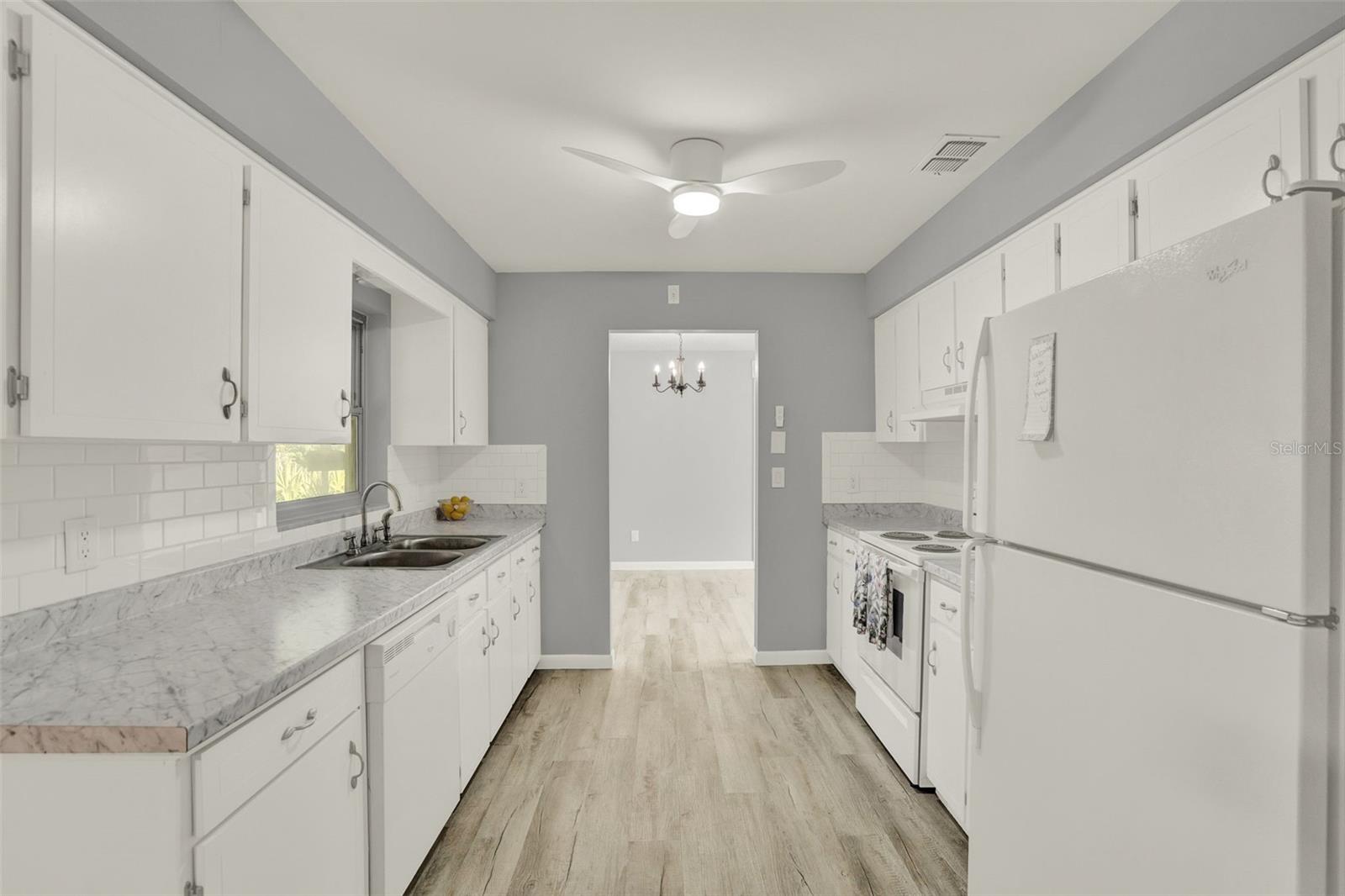 Image 16 of 39 For 608 Northern Oaks Avenue