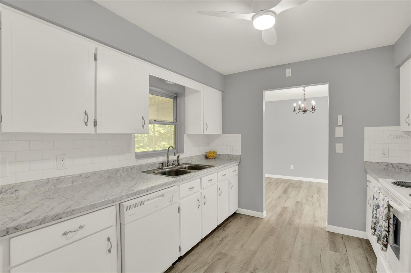 Image 17 of 39 For 608 Northern Oaks Avenue