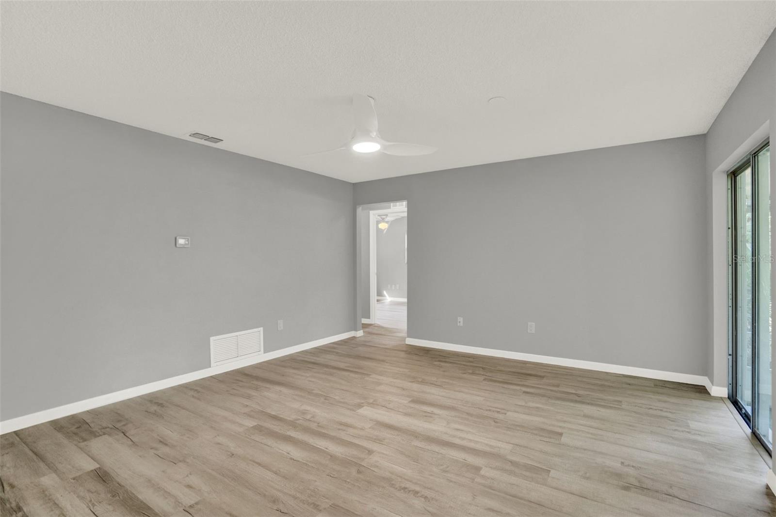Image 22 of 39 For 608 Northern Oaks Avenue