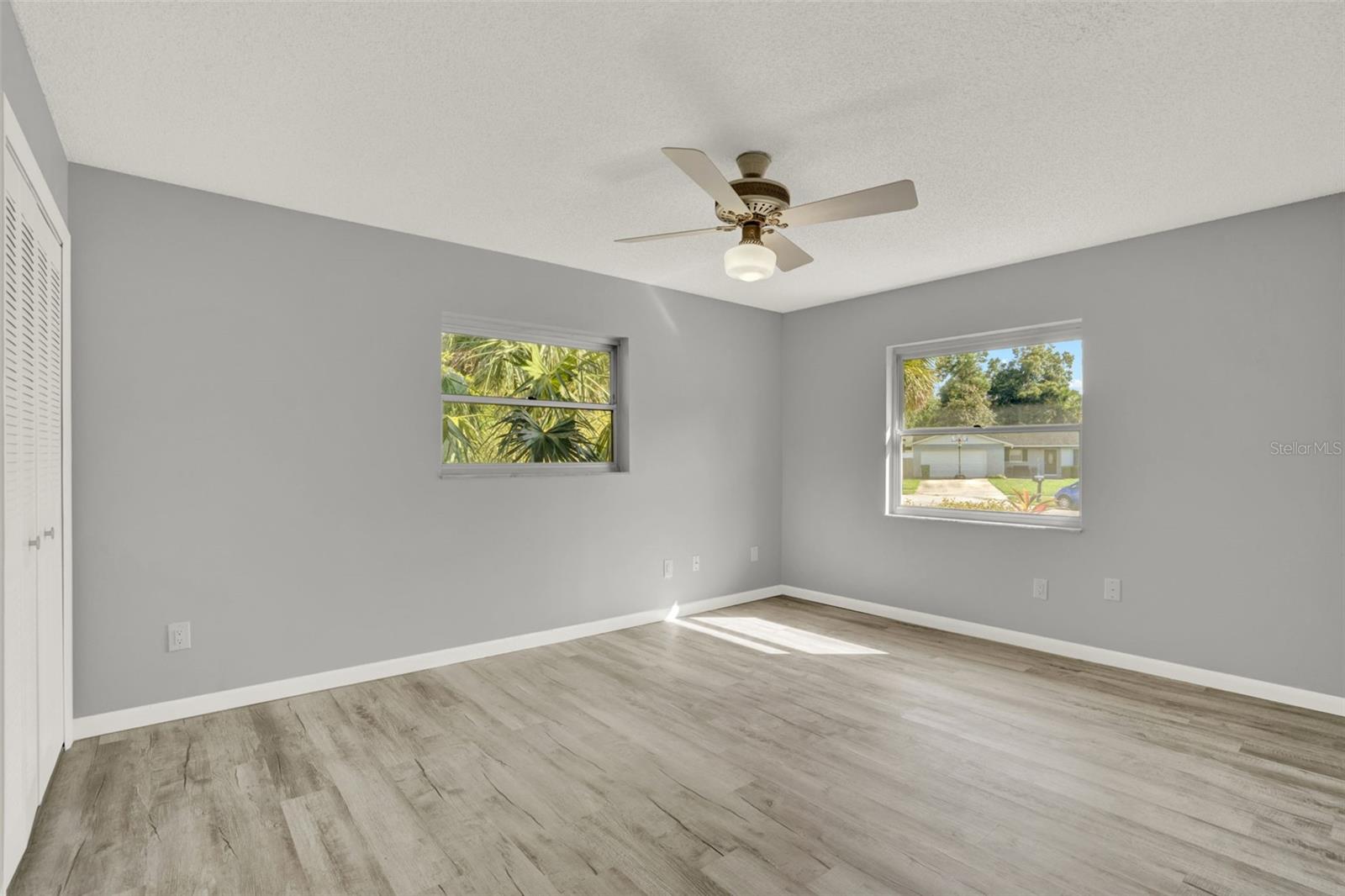 Image 23 of 39 For 608 Northern Oaks Avenue