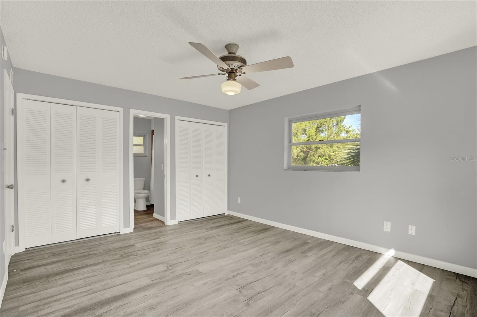 Image 26 of 39 For 608 Northern Oaks Avenue