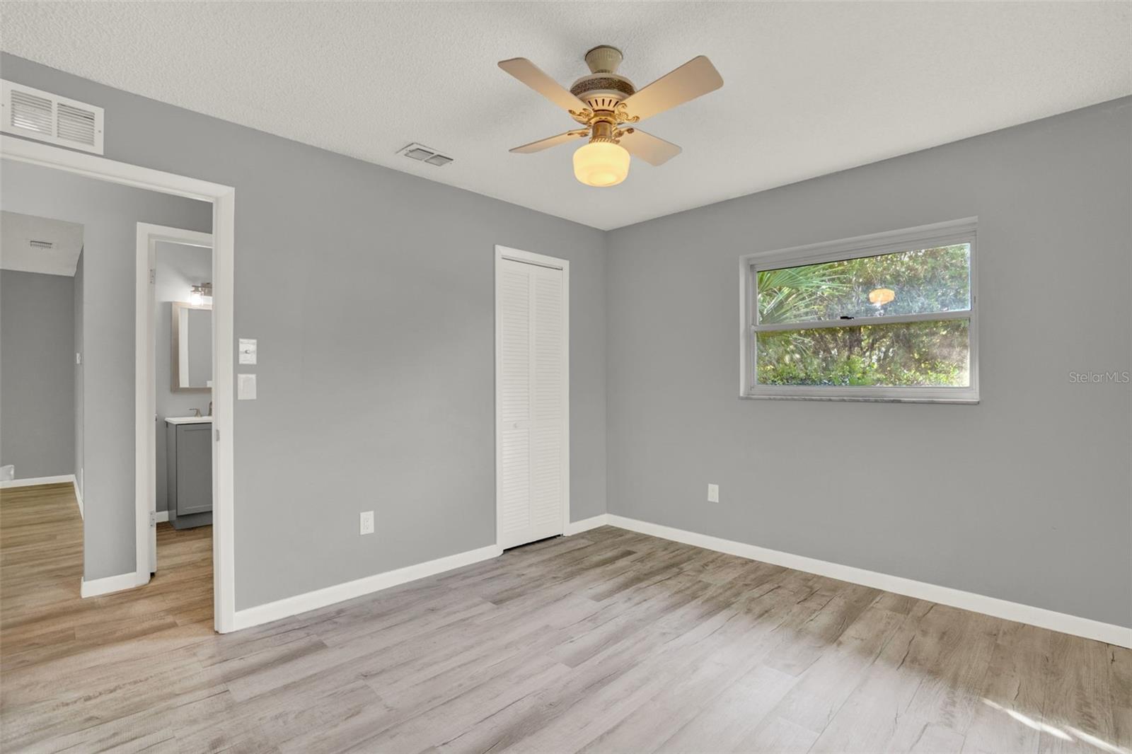 Image 29 of 39 For 608 Northern Oaks Avenue