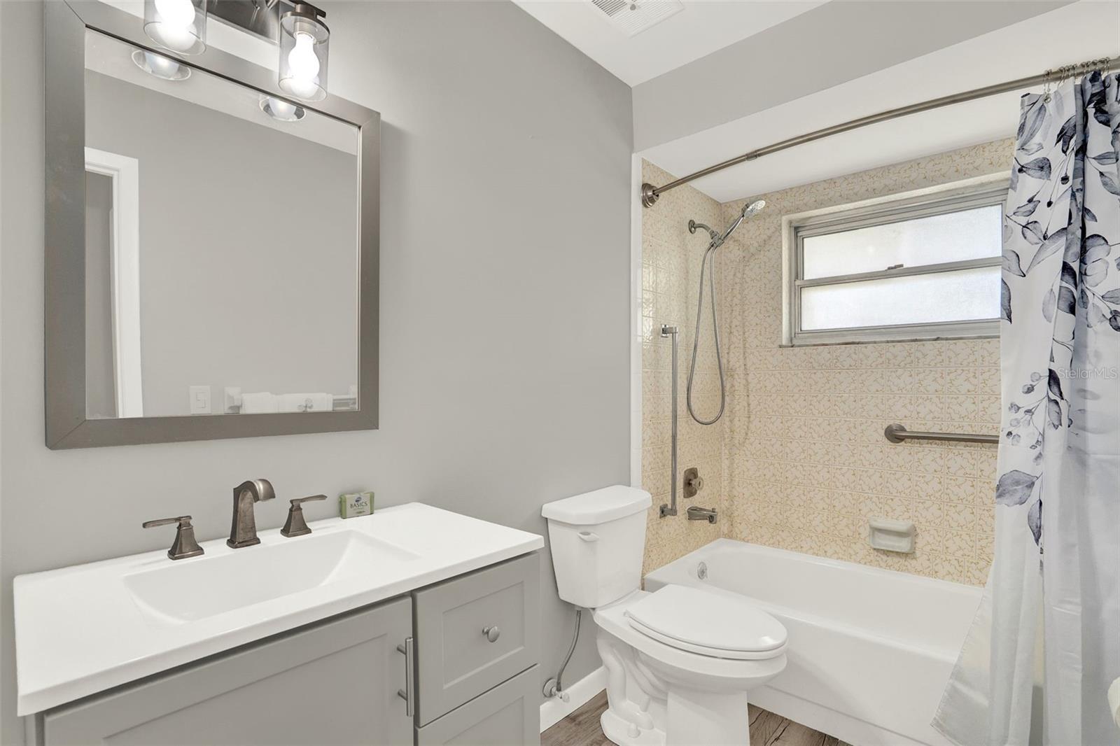 Image 30 of 39 For 608 Northern Oaks Avenue