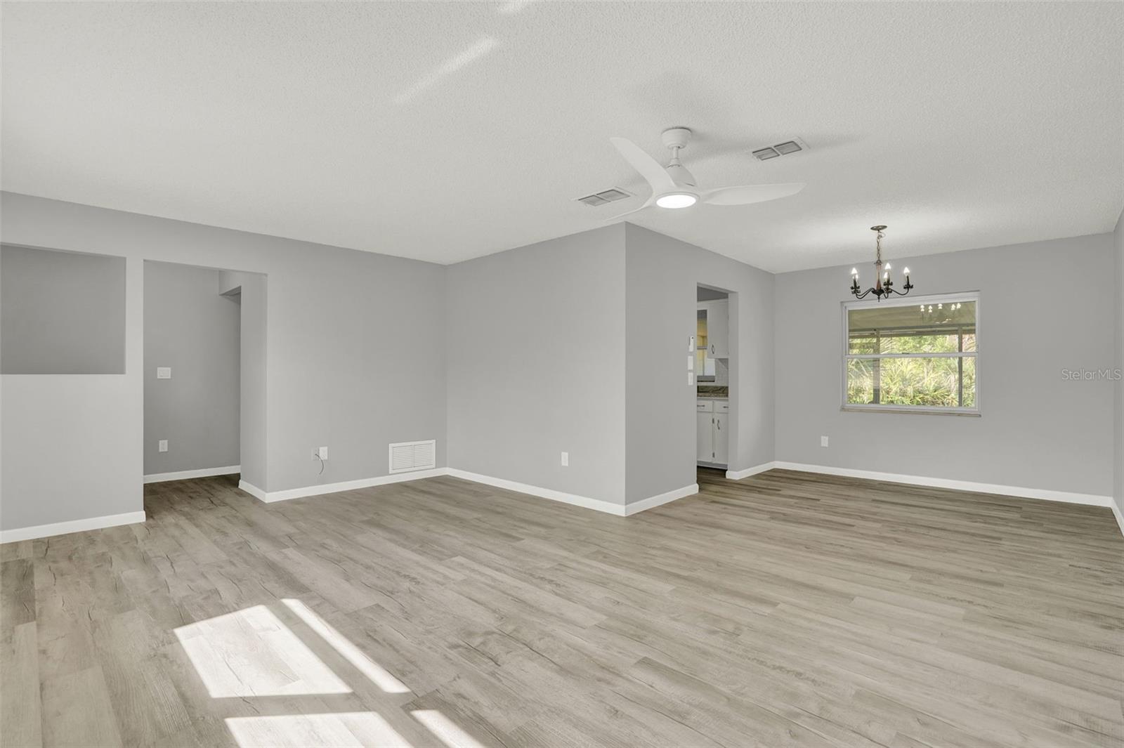 Image 7 of 39 For 608 Northern Oaks Avenue