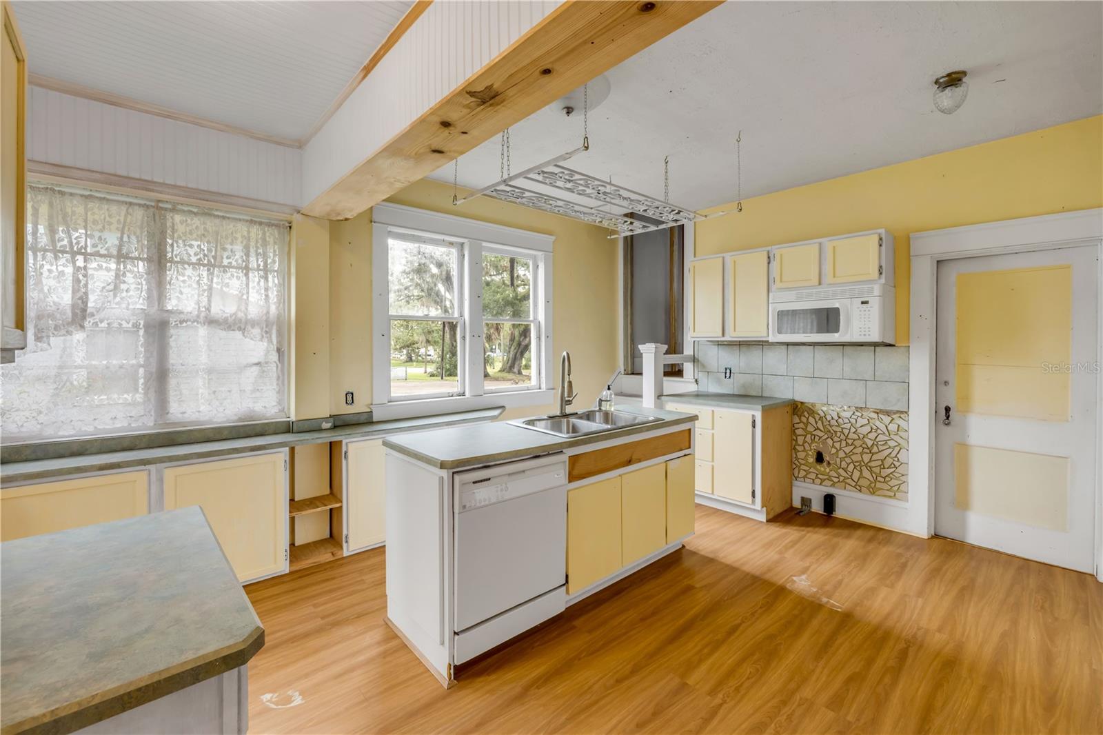 Image 11 of 42 For 214 Cedar Street