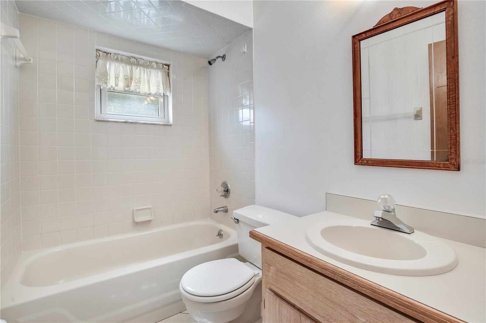 Image 11 of 17 For 416 Falcon Avenue