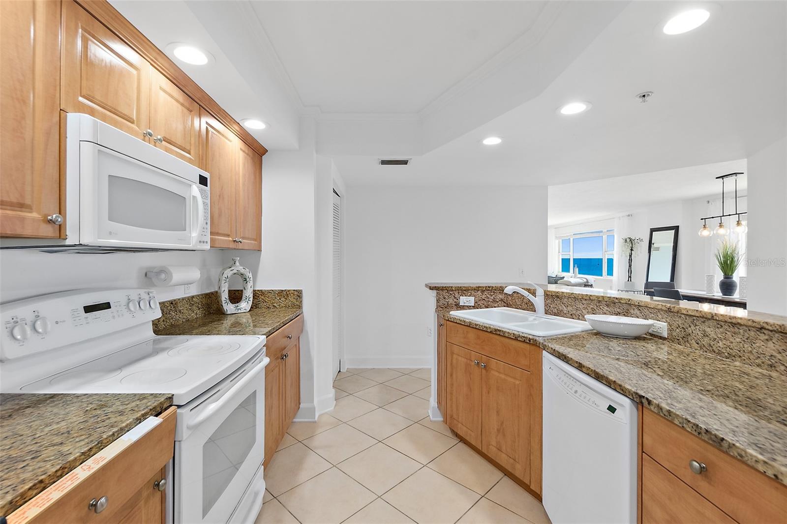Image 31 of 58 For 3315 Atlantic Avenue 408