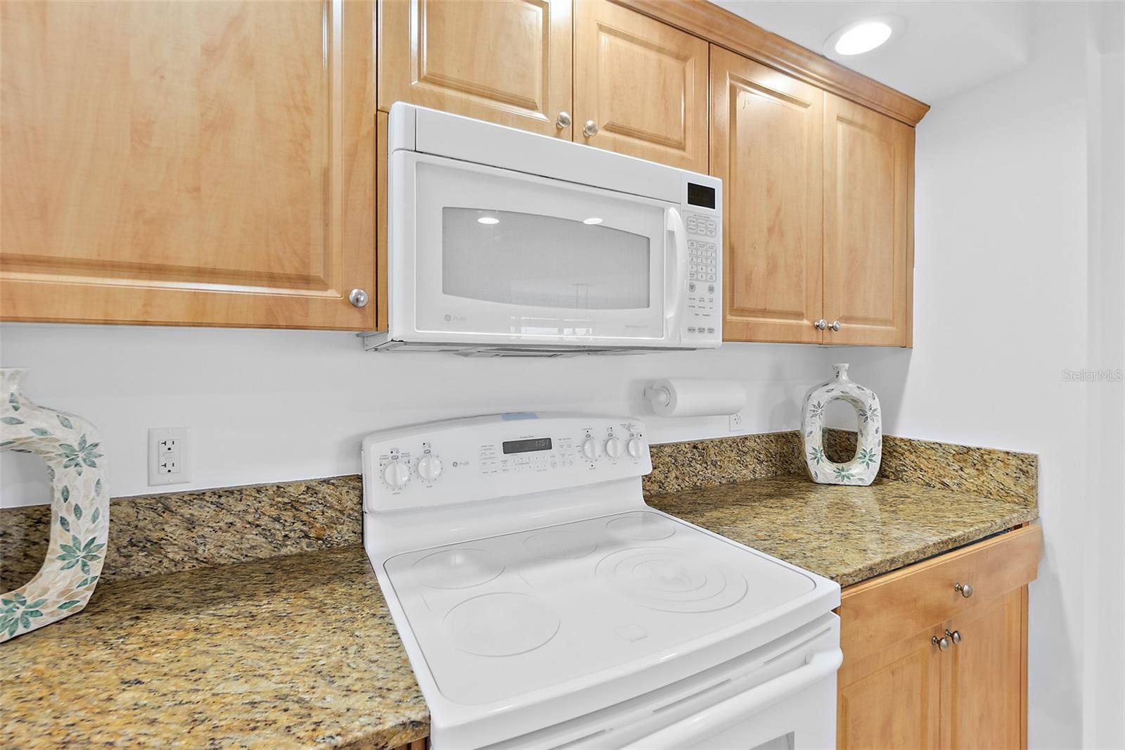 Image 32 of 58 For 3315 Atlantic Avenue 408