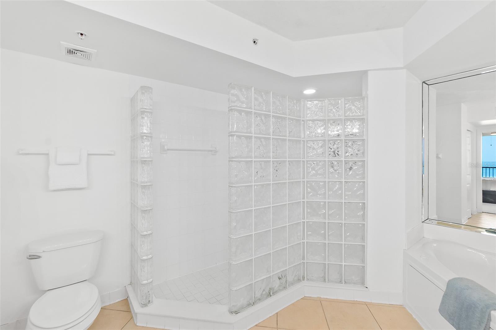 Image 8 of 58 For 3315 Atlantic Avenue 408