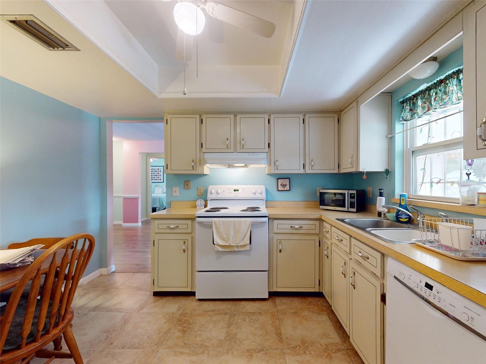 Image 10 of 40 For 2410 Albury Avenue