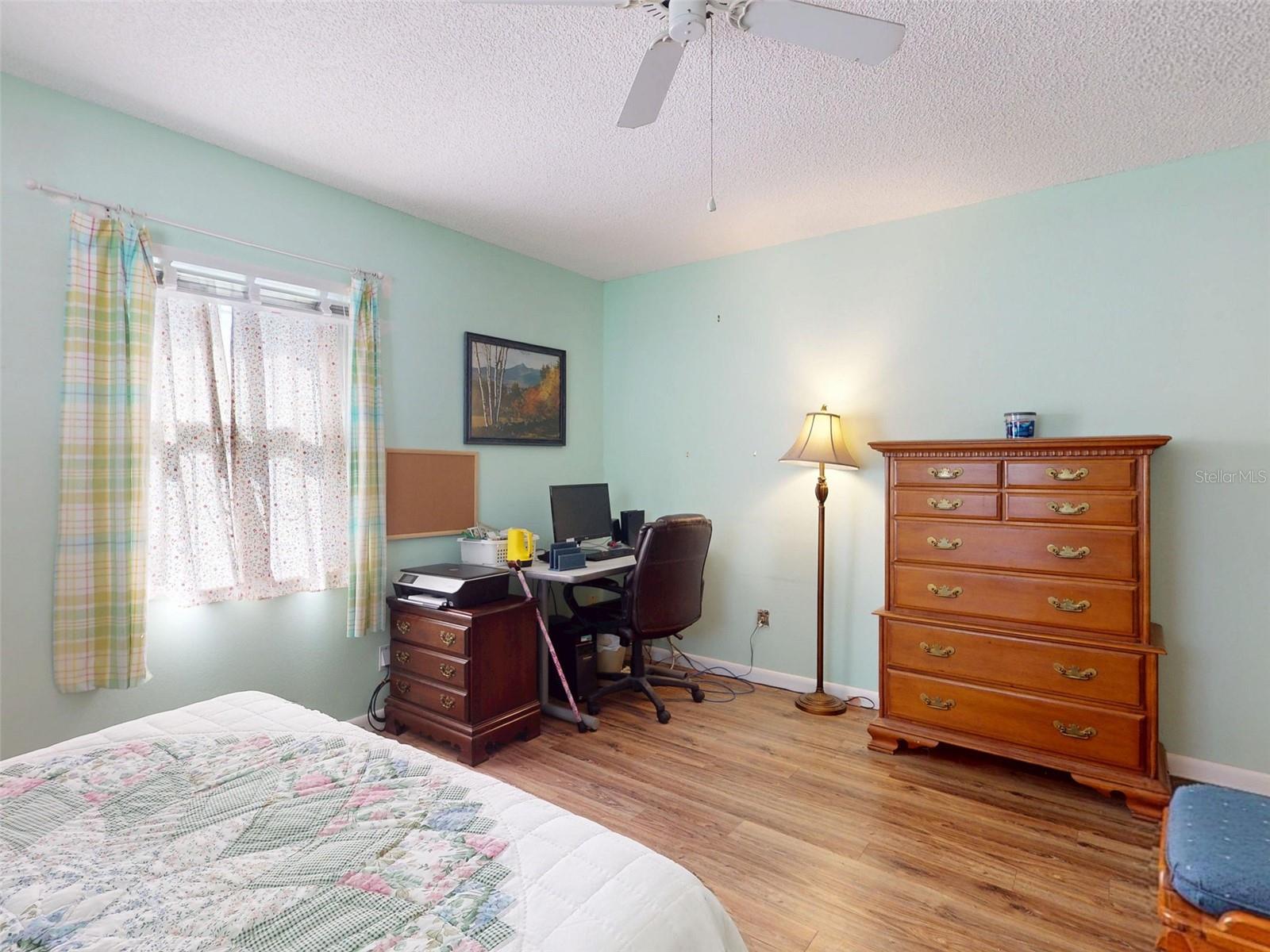 Image 21 of 40 For 2410 Albury Avenue