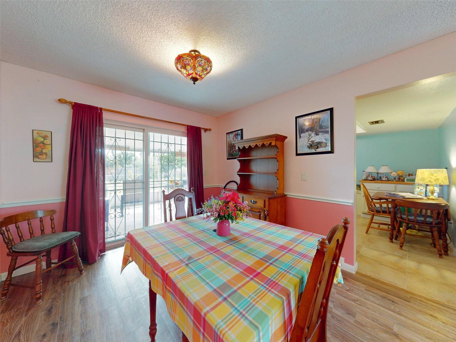 Image 4 of 40 For 2410 Albury Avenue