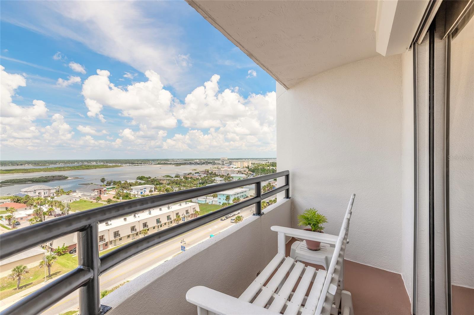 Image 9 of 71 For 3757 Atlantic Avenue 1201