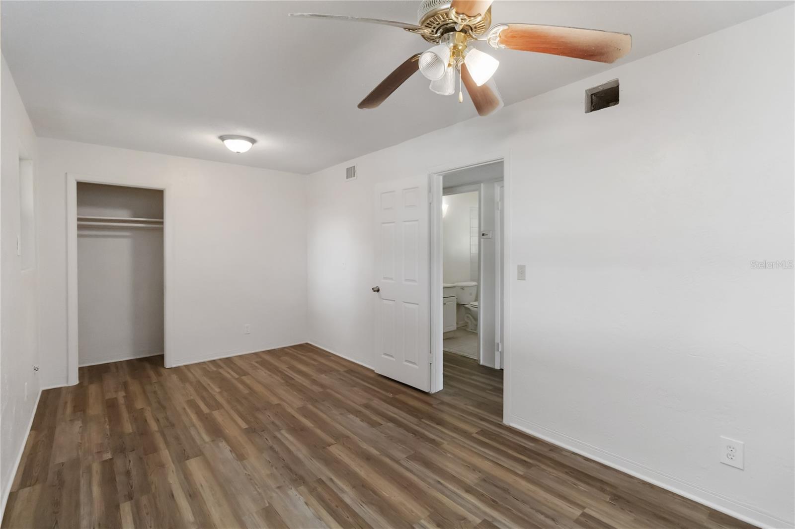 Image 10 of 22 For 444 Caroline Street