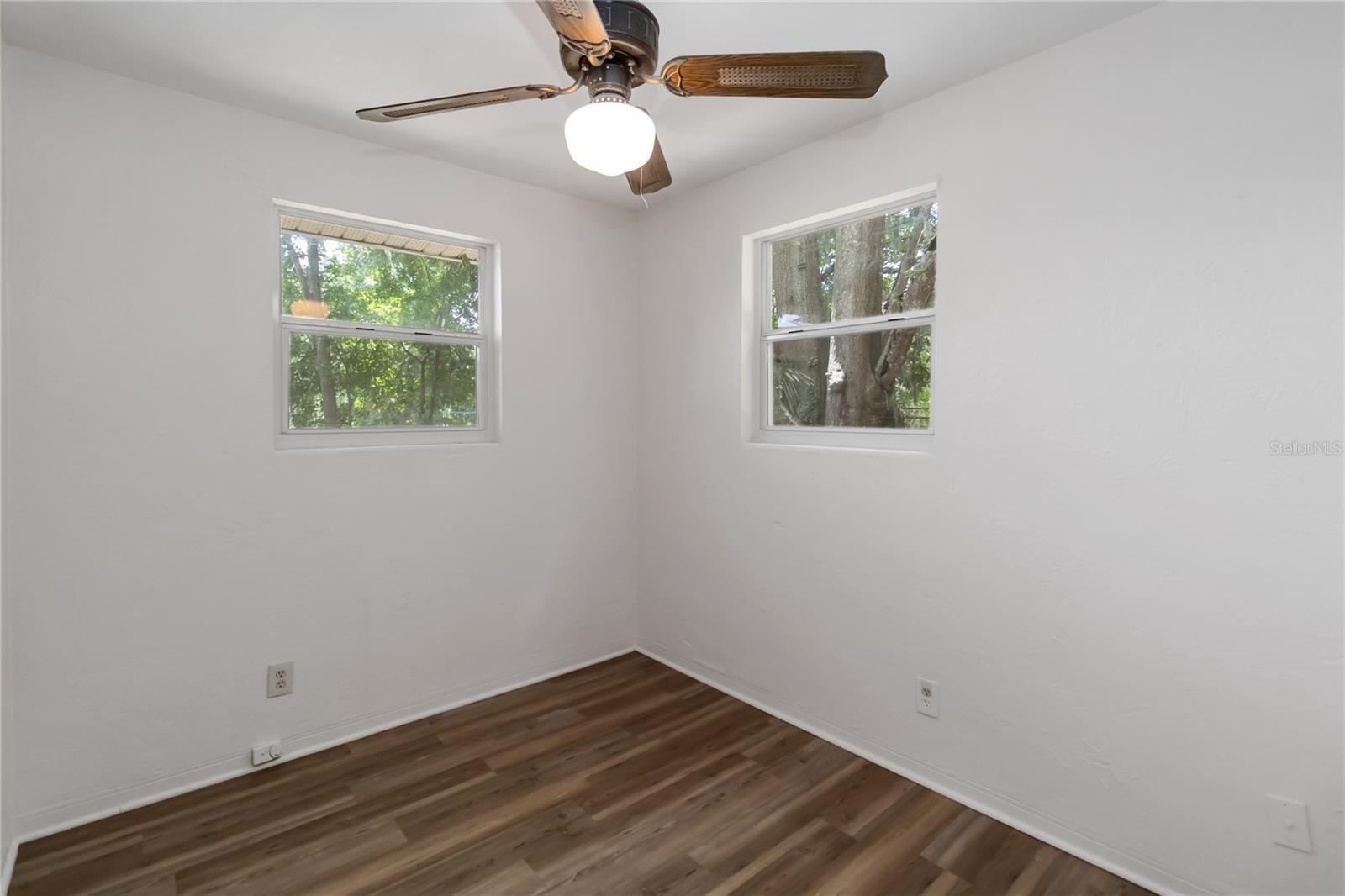Image 12 of 22 For 444 Caroline Street