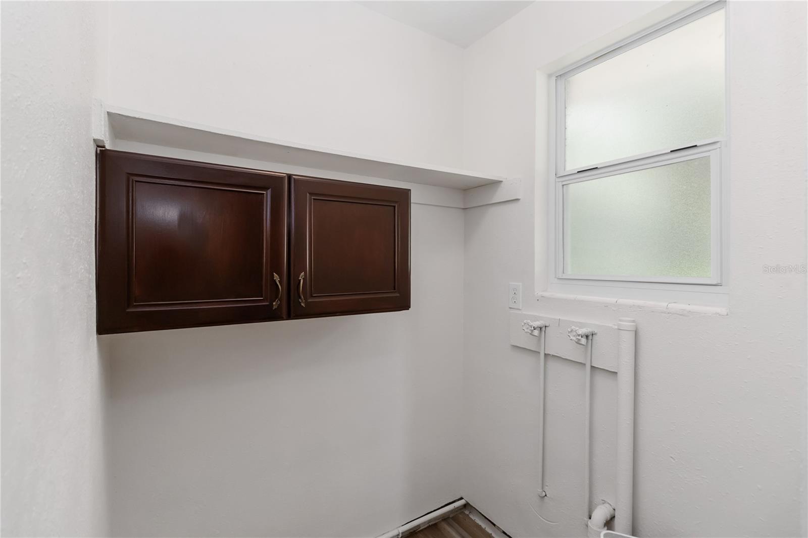 Image 7 of 22 For 444 Caroline Street