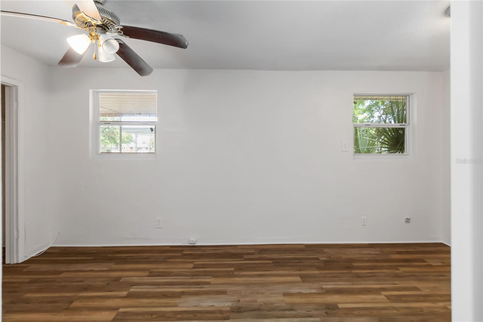 Image 8 of 22 For 444 Caroline Street
