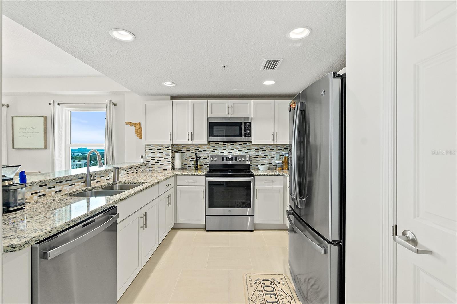 Image 20 of 65 For 3721 Atlantic Avenue 801
