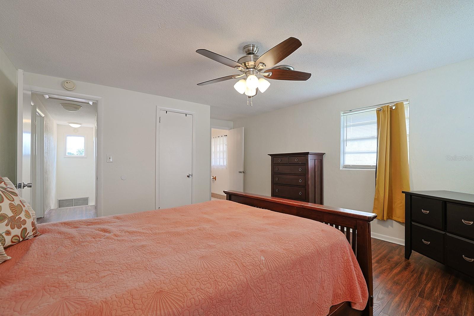 Image 17 of 28 For 1238 Suwanee Road