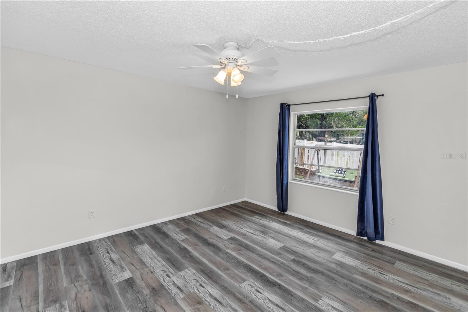 Image 15 of 27 For 1248 Russell Drive