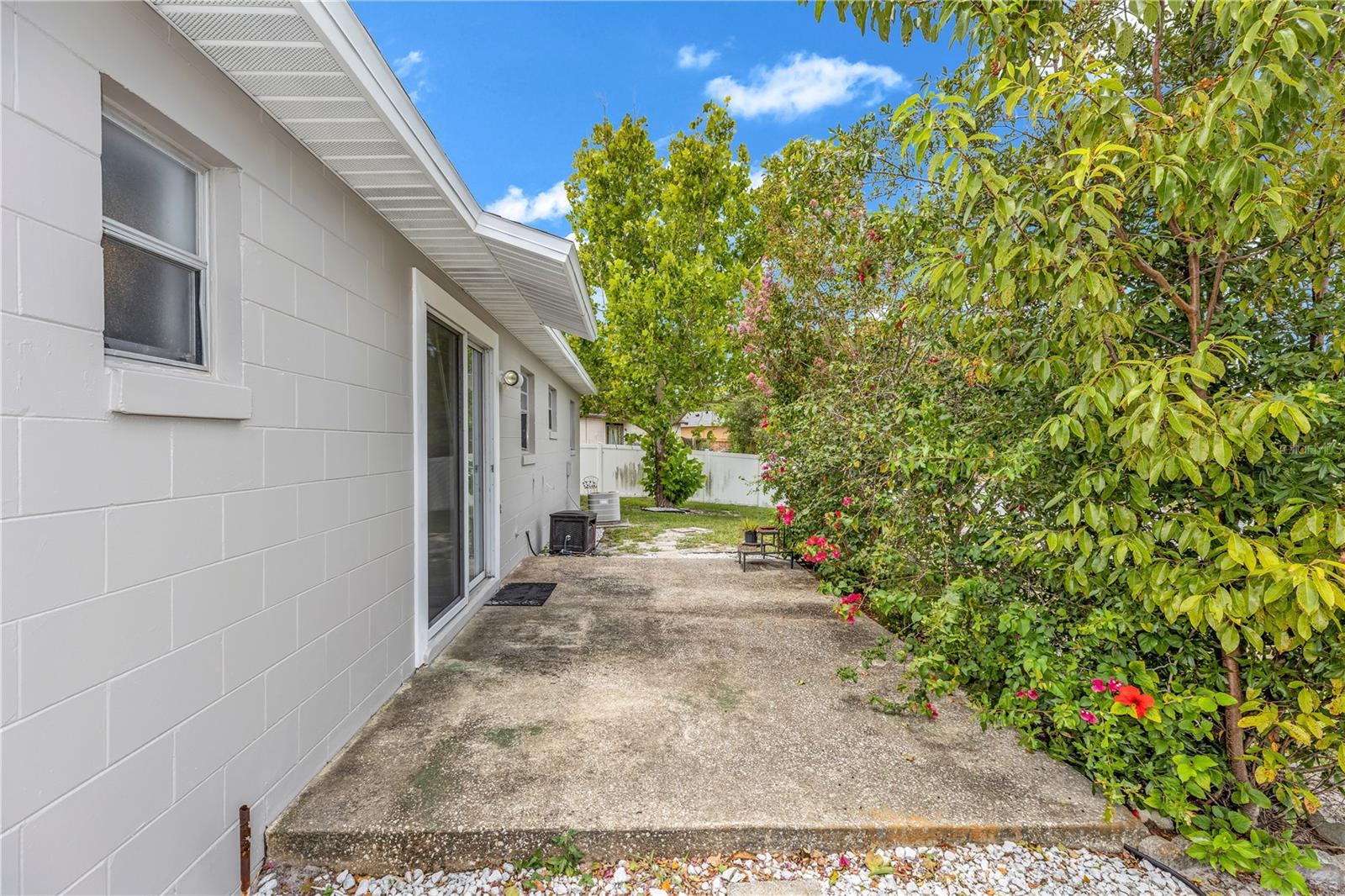 Image 20 of 27 For 1248 Russell Drive
