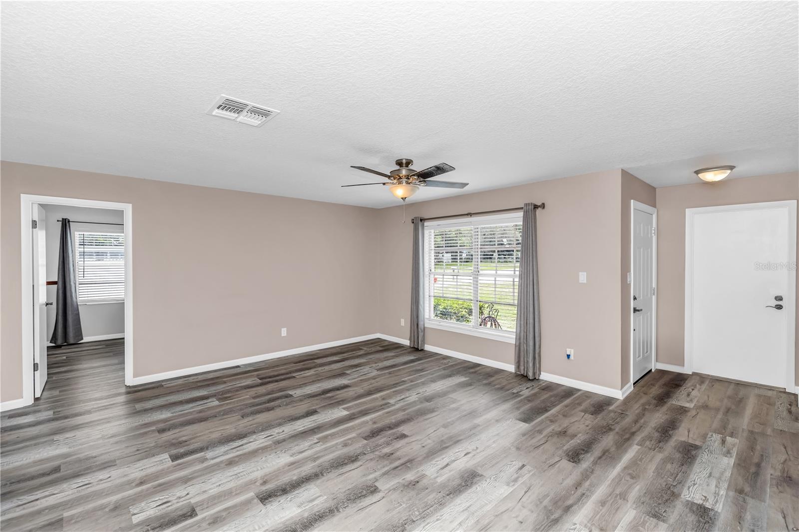 Image 5 of 27 For 1248 Russell Drive
