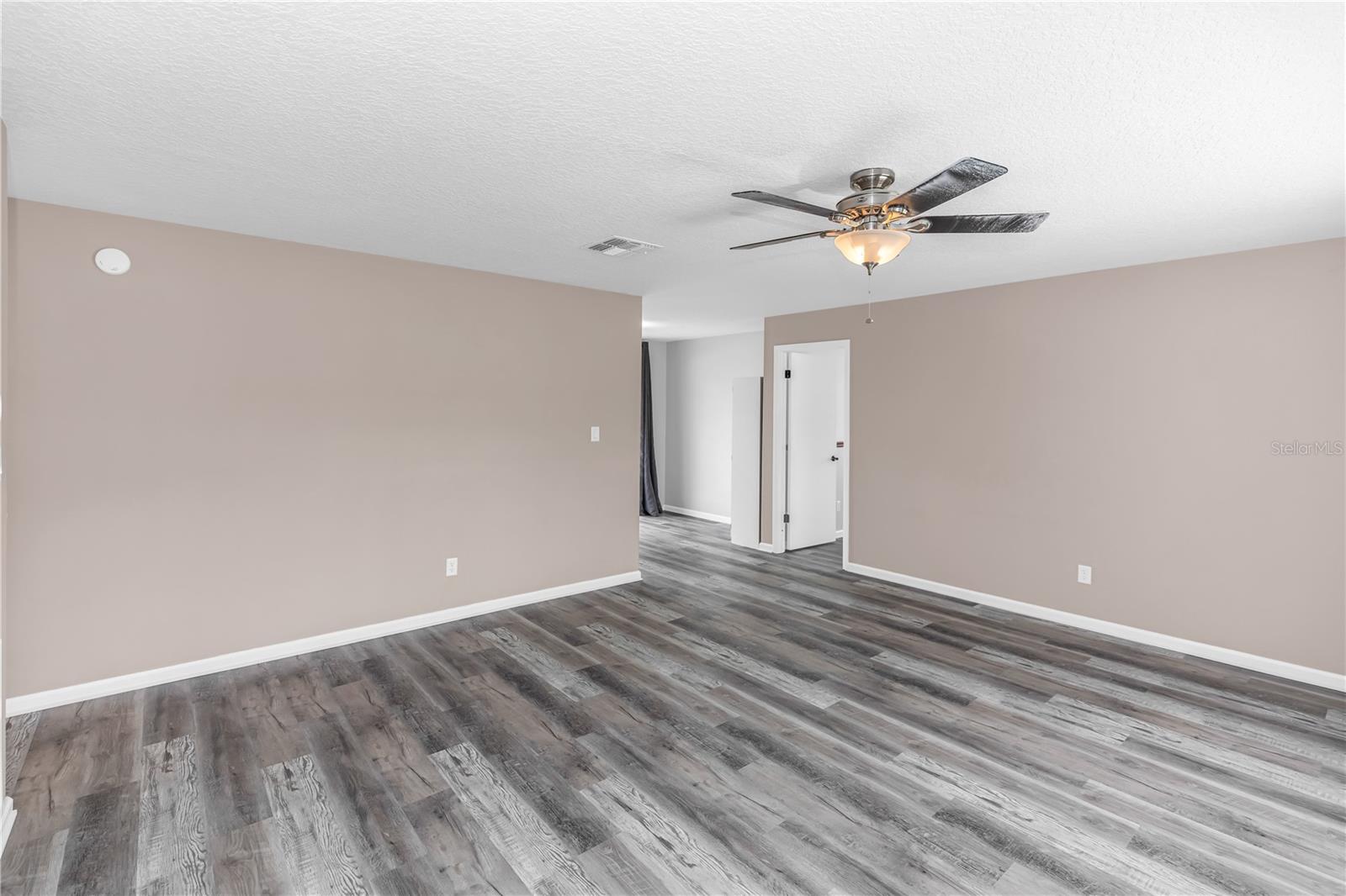 Image 6 of 27 For 1248 Russell Drive