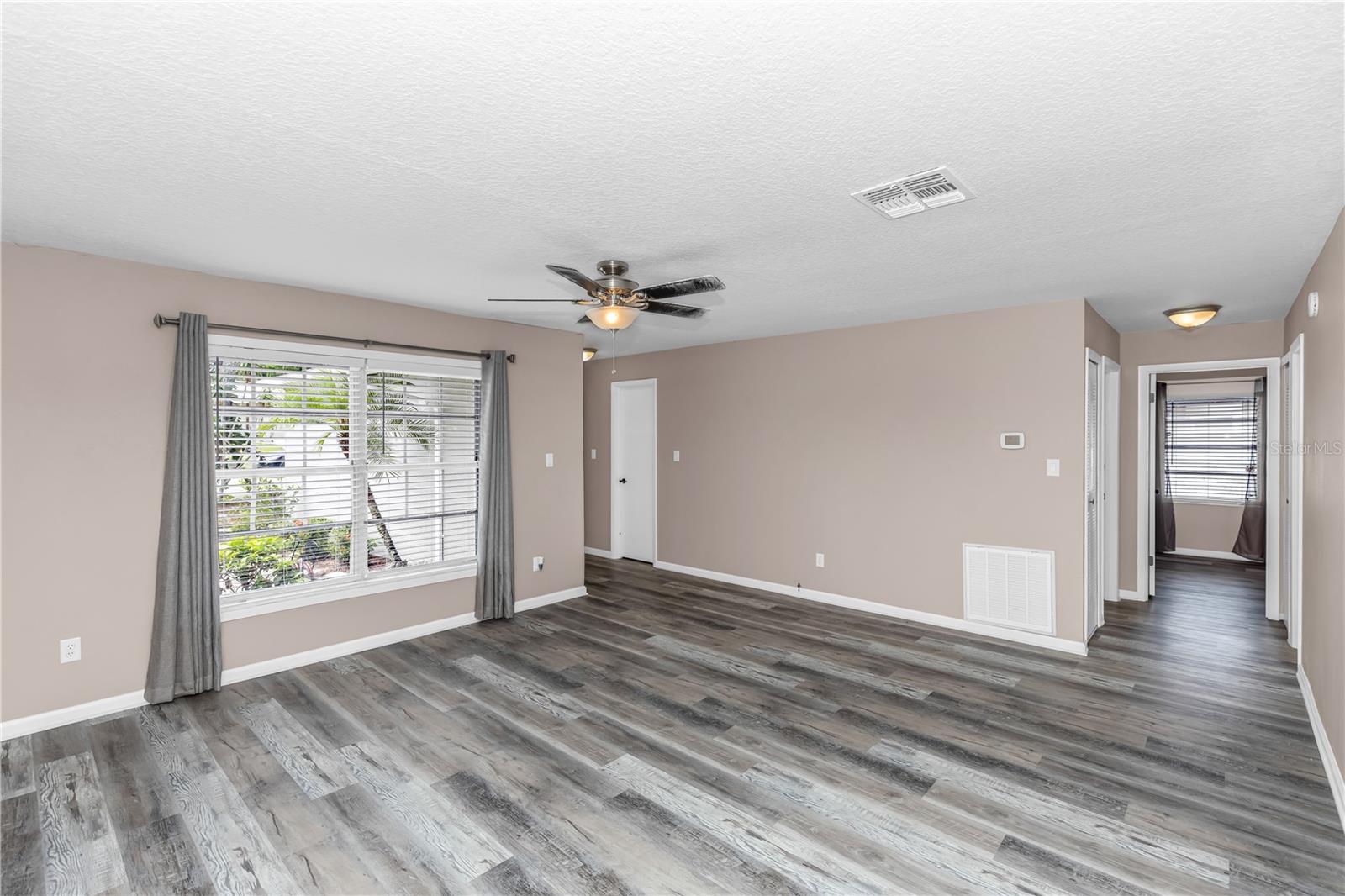 Image 7 of 27 For 1248 Russell Drive