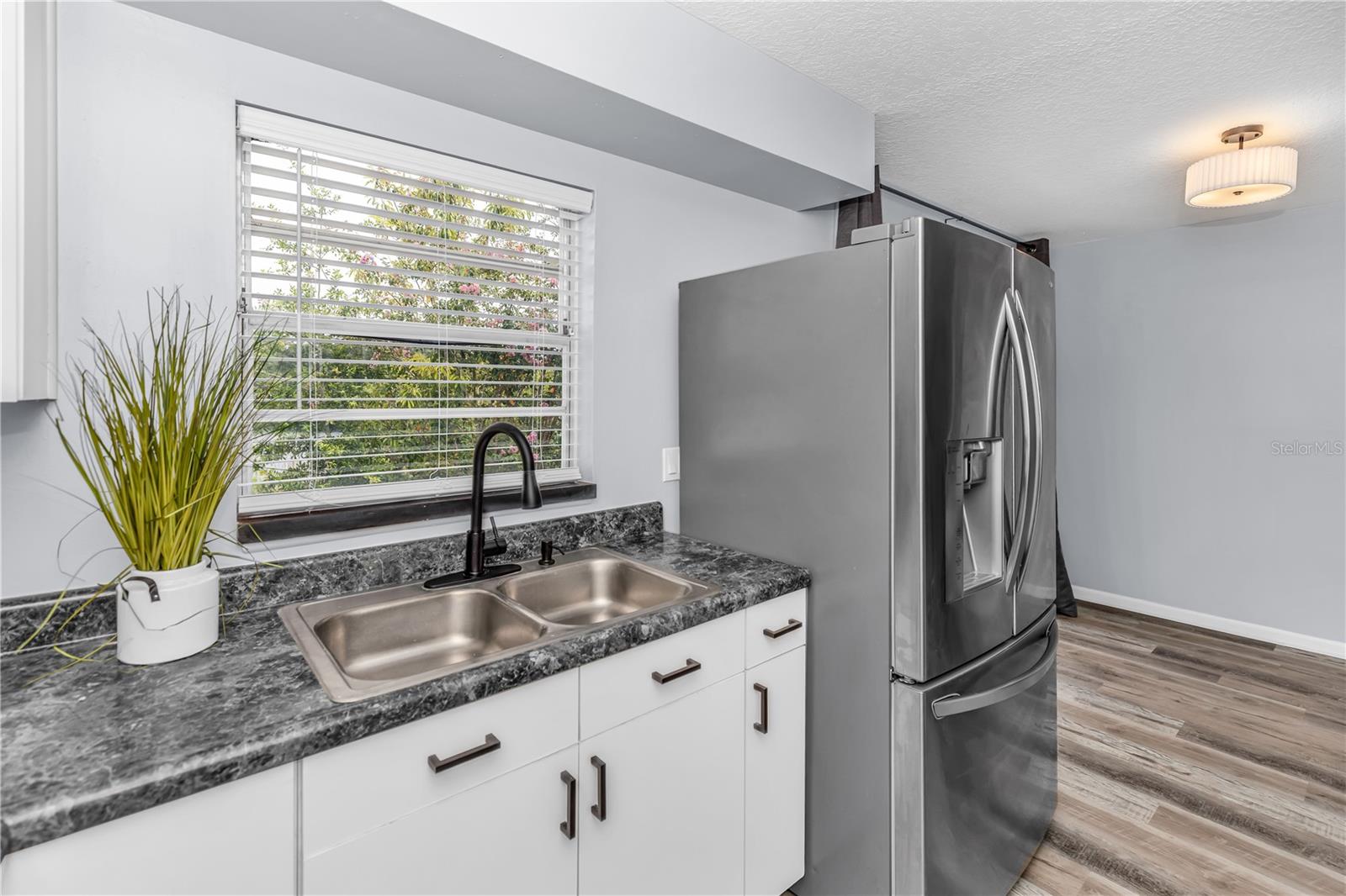 Image 9 of 27 For 1248 Russell Drive