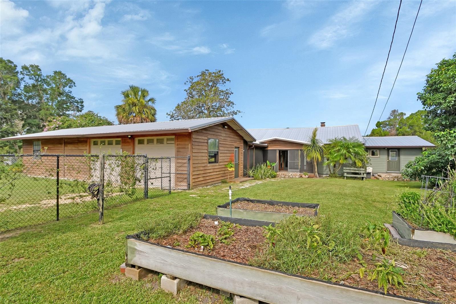 Image 6 of 78 For 160 Rose Avenue